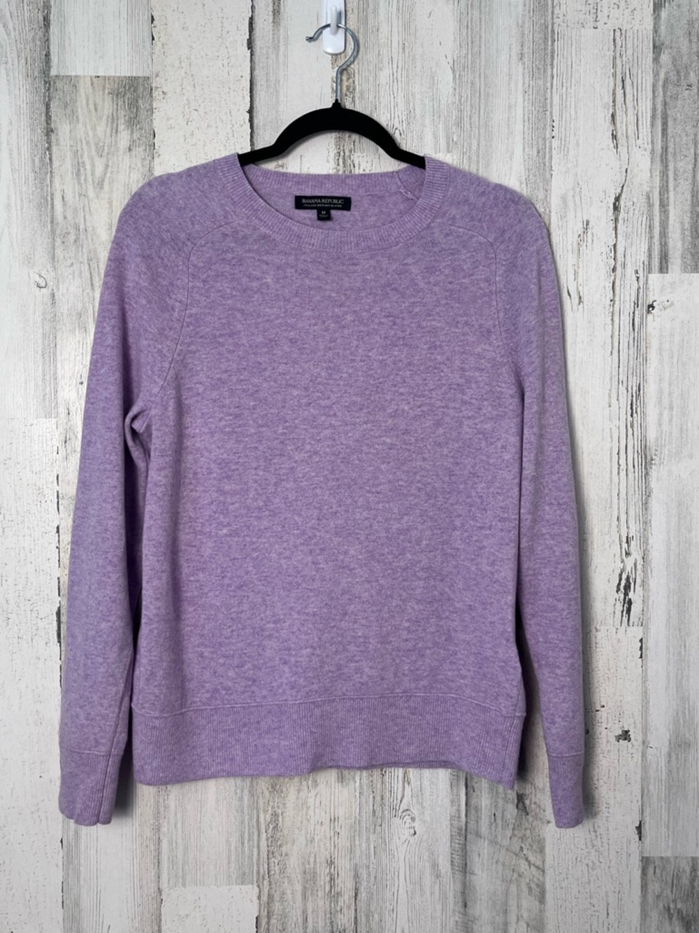Banana Republic  Lavender Crewneck Sweater Merino Italian Wool blend Medium
